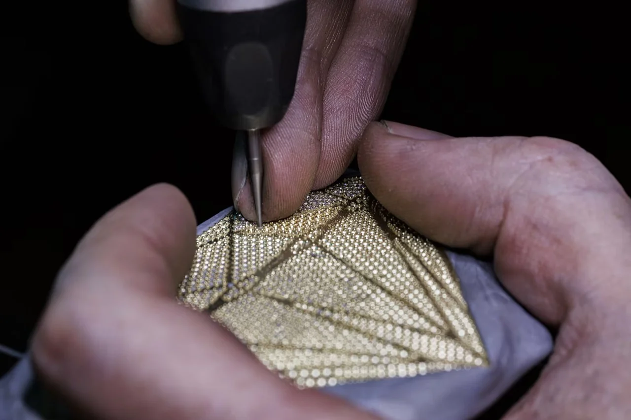 Setting the Diamonds